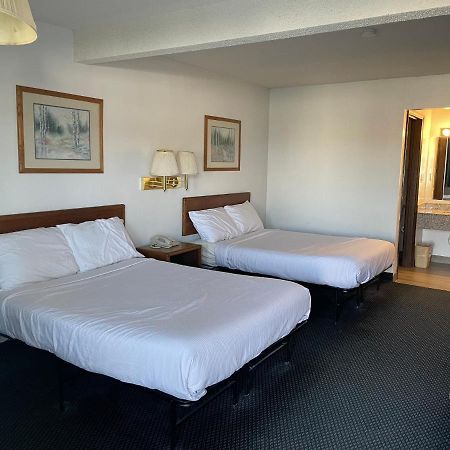 Landmark Inn Osawatomie 外观 照片