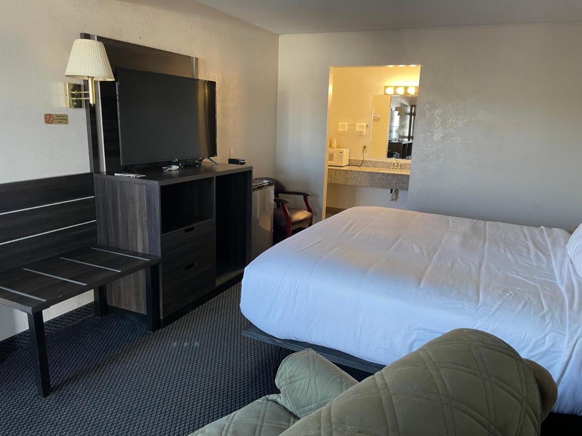 Landmark Inn Osawatomie 外观 照片