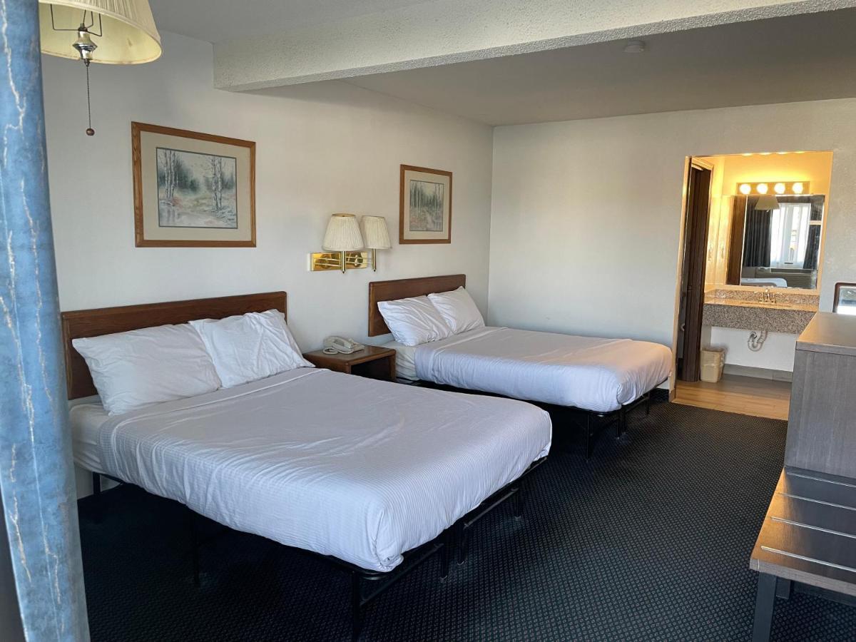 Landmark Inn Osawatomie 外观 照片