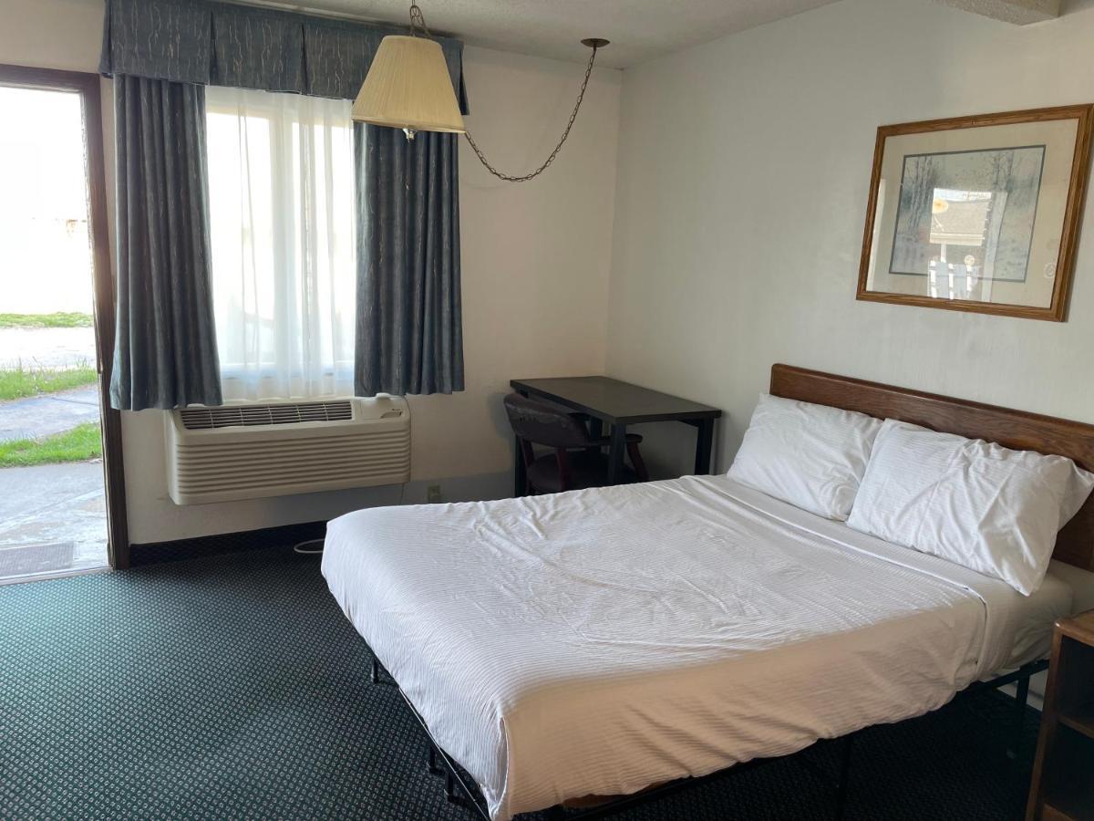 Landmark Inn Osawatomie 外观 照片