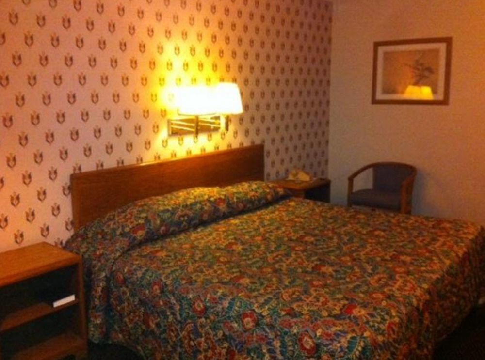Landmark Inn Osawatomie 外观 照片